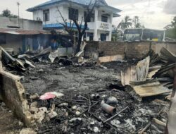 Si Jago Merah Ludeskan Kios BBM dan Warung Makan Di Nania