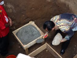 Wagub Letakan Batu Penjuru Pembangunan Gedung Gereja Anugerah Jemaat GPM Allang