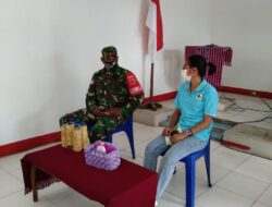 Babinsa Desa Hila Giat Karbak Bersama Staf Desa Hila