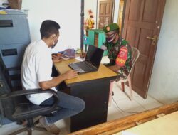 Babinsa Giat Puldatater Bersama Operator Desa Batumiau