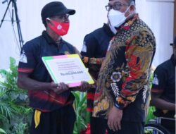 PEMPROV MALUKU BERI BONUS ATLET BERPRESTASI DI AJANG PON XX DAN PEPARNAS XVI PAPUA TAHUN 2021