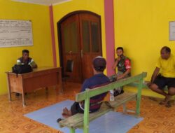 Babinsa Laksanakan Komsos Dan Karbak Dengan Warga Desa Nuwewang