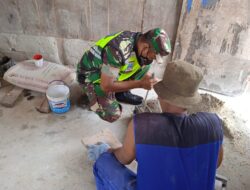 Kopda Olos Yandri Letelay Bantu Warga Binaan Cetak Batako