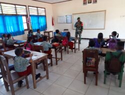 Babinsa Laksanakan Wasbang Dengan Siswa-Siswi SD Desa Ilwaki