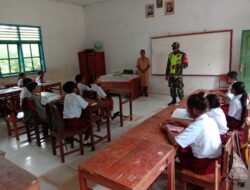 Melalui binwanwil, Babinsa Berikan Materi Wasbang Kepada Murid SD Kristen Batumiau