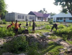 Babinsa Giat Karbak, Pembersian Halaman Sekolah