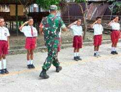 Melalui Wasbang, Babinsa Latih PBB kepada Murid SD Inpres Lebelau