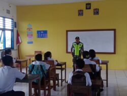 Babinsa Berikan Wawasan Kebangsaan Bagi Murid SMP PGRI Kaiwatu