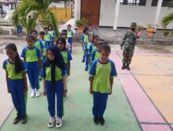 TANAMKAN RASA CINTA BELA NEGARA, BABINSA BERIKAN PBB KEPADA SISWA SD SUNPALI