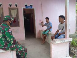 Babinsa Koramil 1511-03/Tepa, Melaksanakan Komsos Dengan Warga