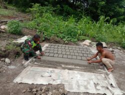 Babinsa Koramil 06/Wetar karya Bakti Bantu Warga Cetak Batu Batako