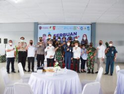 Pangdam XVI/ Pattimura, Buka Serbuan Vaksin di Pelabuhan Yos Sudarso Ambon