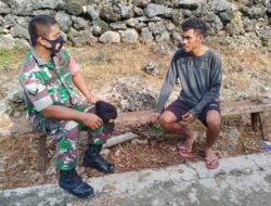 Peka Dan Peduli Terhadap Desa Binaan, Babinsa Giat Komsos Dengan Warga