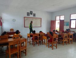 Babinsa Koramil 06/Wetar, Berikan Materi Wawasan Kebangsaan Kepada Murid SD