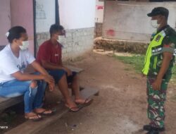 Giat Komsos Babinsa-01/Tiakur, Sambangi Warga Desa Binaan
