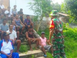Jalin Kedekatan di Wilayah Binaan, Babinsa Komsos Warga masyarakat Desa Batu Merah