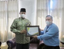 Kanwil Kemenag Maluku Boyong Dua Penghargaan KPKNL Ambon
