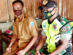 Tingkatkan Kerjasama, Babinsa Laksanakan Komsos Dengan Salah Satu Pegawai Kantor Desa