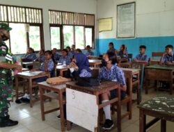Peduli Dunia Pendidikan, Babinsa Beri Materi Wasbang Kepada Siswa SMP