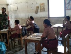 Babinsa-02/P.Masela, berikan materi wawasan kebangsaan pelajar SD