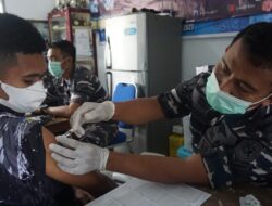 LANTAMAL IX KEJAR VAKSINASI LANJUTAN WARGA AMBON