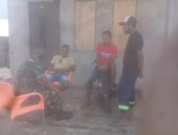 Sertu Almendo.N Giat Komsos, Bangun Silaturahmi Dengan Pemuda Desa Wulur