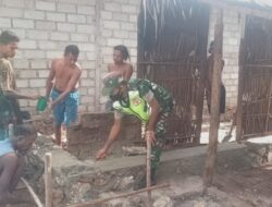 Bangun Keakraban, Babinsa Bantu Pembuatan Pondasi Rumah Milik Warga Binaan
