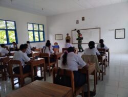 Babinsa Berikan Materi Wasbang, Kepada Siswa – siswi SMPN 5 P.P.Babar