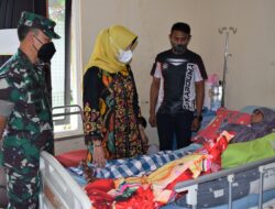Wujut Kepedulian Danrem Dampingi Ketua Persit KCK Koorcab Rem 151, Sambangi Istri Anggota Yang Sakit Dan Yang Berduka.