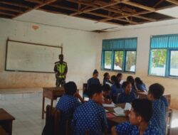Tumbuhkan Rasa Cinta Tanah Air, Babinsa Berikan Materi Wasbang Kepada Siswa SMP