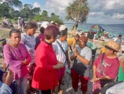Mercy Barends Reses Ke MBD, Berikan Modal Usaha Untuk 50 ibu-ibu Papalele Di Pantai Taikur