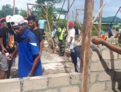 BERSAMA MASYARAKAT BABINSA, GOTONG ROYONG KARYA BAKTI BANGUN RUMAH WARGA