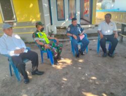 Melalui Giat Komsos, Babinsa Ajak Warga Masyarakat Jaga Kamanan