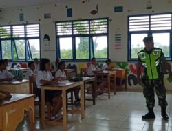 Peduli Pendidikan, Babinsa Berikan Materi Wasbang Kepada Siswa SMP