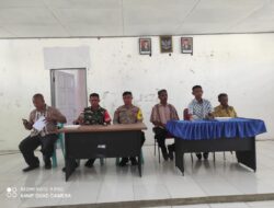 Babinsa Hadiri Rapat Penetapan Nomor Urut Bakal Calon Kepala Desa Ustutun