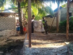 Tumbuhkan Jiwa Gotong Royong, Babinsa Bantu Warga Timbun Pondasi Rumah