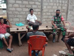 Tingkatkan Kerja Sama Yang Baik, Babinsa Komsos Bersama Kepala Desa Ustutun
