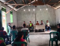Babinsa Hadiri Pertemuan Bersama Perangkat Desa Dan Masyarakat Desa Hiay