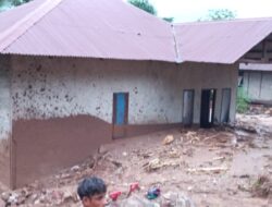 Banjir Dan Longsor Di Desa Wulur Kecamatan Damer 10 Rumah Rusak