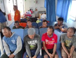 Tim SAR Gabungan berhasil evakuasi seluruh ABK KM Rizky Mulia