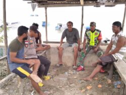 Babinsa Dan Babinkamtibmas Giat Komsos, Ajak Warga Jaga Keamanan Wilaya Desa Binaan