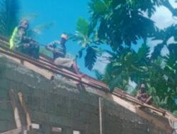 Sinergi TNI Bersama Rakyat, Babinsa Bantu Bangun Rumah Warga Binaan