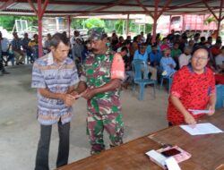 Beri Kenyamanan kepada Warga Binaan, Babinsa Dampingi Pembagian BLT DD