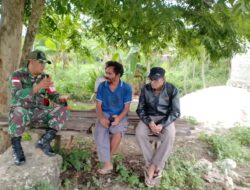 Dengan Komsos, Babinsa Himbau Warga Berhati-hati Saat Melaut