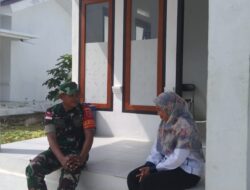Babinsa Koramil 1511-02/Masela, Komsos Bersama Pegawai Puskesmas