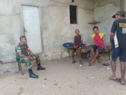 KEAKRABAN DENGAN WARGA, BABINSA LAKUKAN KOMSOS DI WILAYAH DESA BINAAN