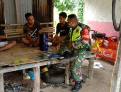 Melalui Komsos, Babinsa Imbau Para Pemuda Ikut Mendaftar TNI-AD
