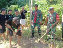Babinsa Bersama Danpos, Dampingi Mahasiswa Pulau Kisar Lakukan Penanaman Pohon