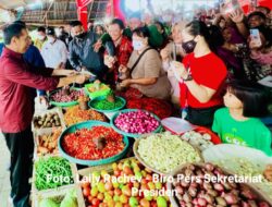 Presiden Cek Harga Sembako di Pasar Airmadidi Minahasa Utara