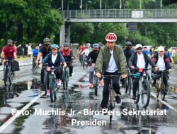 Awali Keketuaan ASEAN 2023, Presiden Bersepeda dan Jalan ke Bundaran HI